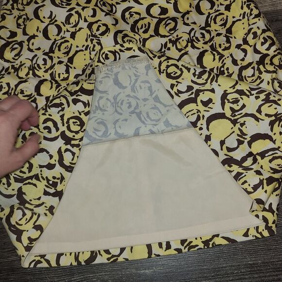 Doncaster Yellow Floral Print Cotton Stretch Skirt - Picture 3 of 5